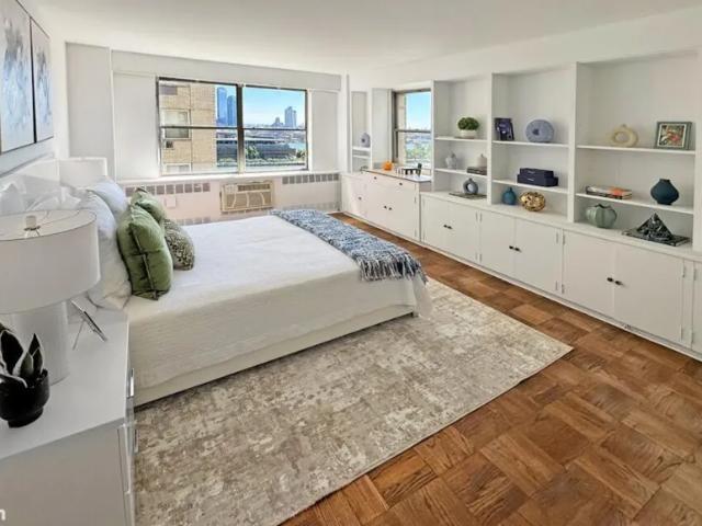Apartment for sale in Arverne, New York