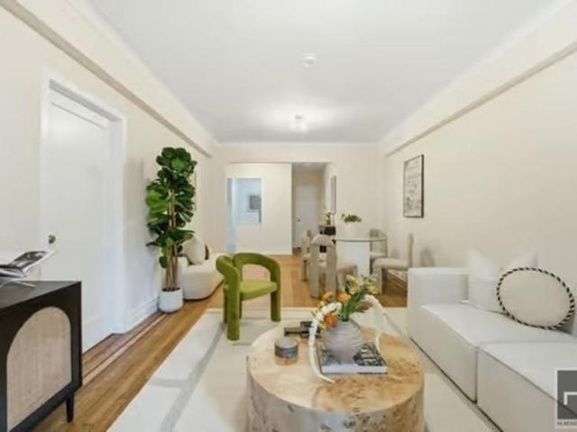 Apartment for sale in Arverne, New York