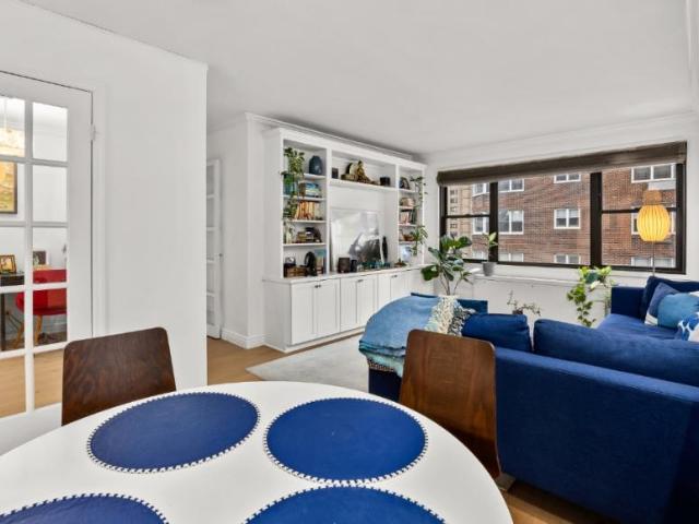 Apartment for sale in Arverne, New York