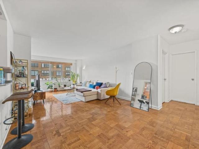 Apartment for sale in Arverne, New York