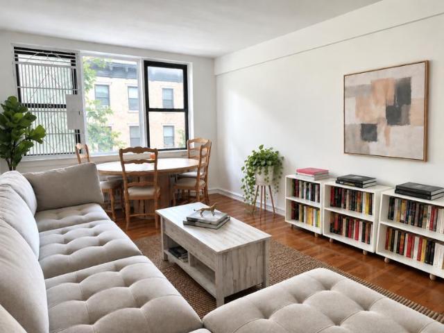 Apartment for sale in Manhattan Community Board 6, New York