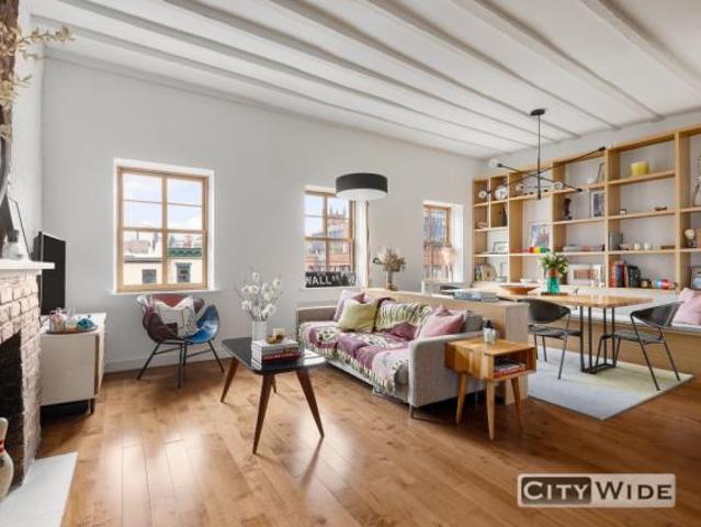 Apartment for sale in Manhattan Community Board 4, New York