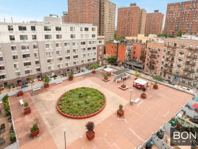 Apartment for sale in Arverne, New York