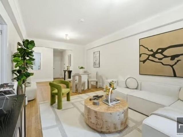 Apartment for sale in Arverne, New York