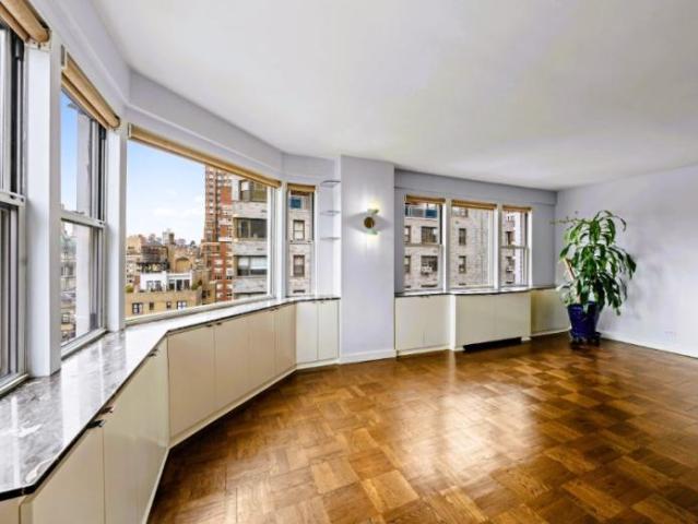 Apartment for sale in Arverne, New York
