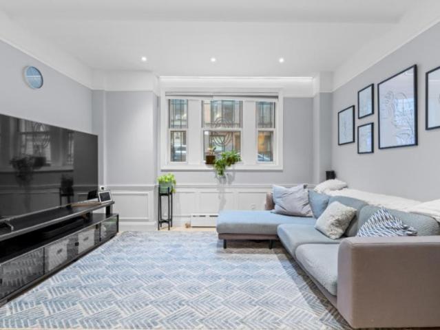 Apartment for sale in Arverne, New York