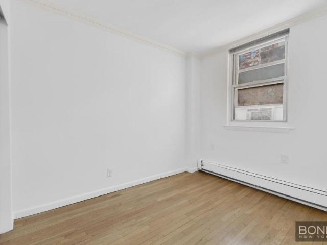 Apartment for sale in Arverne, New York