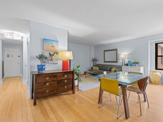 Apartment for sale in Arverne, New York