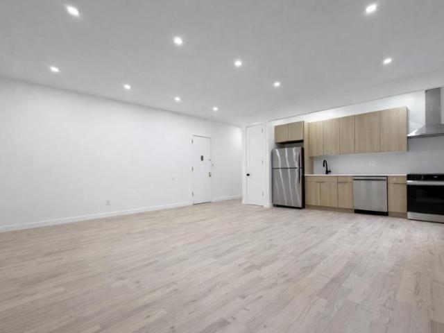 Apartment for sale in Arverne, New York