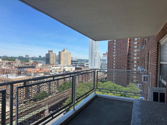 Apartment for sale in Arverne, New York