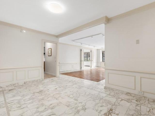 Apartment for sale in Arverne, New York