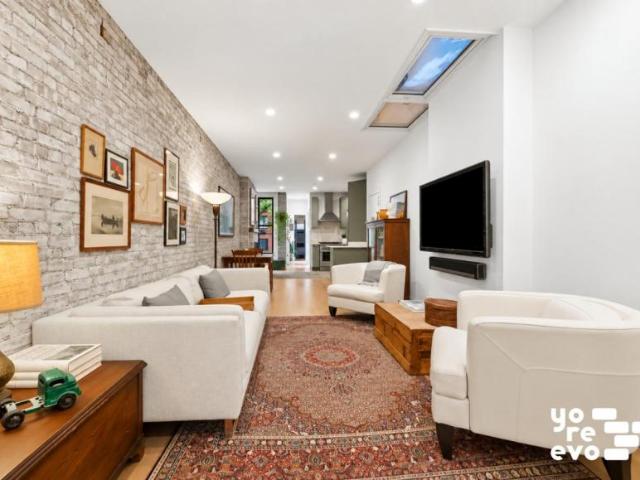 Apartment for sale in Manhattan Community Board 8, New York