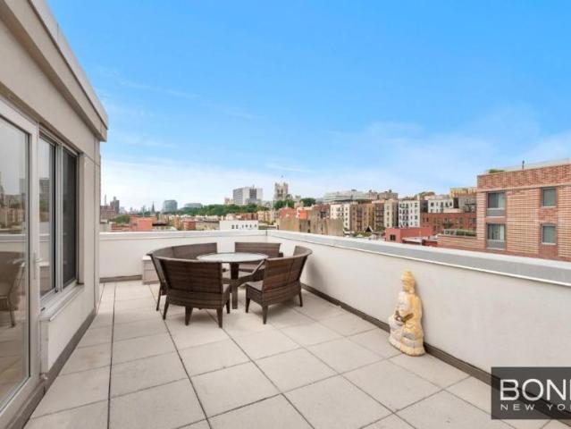 Apartment for sale in Arverne, New York