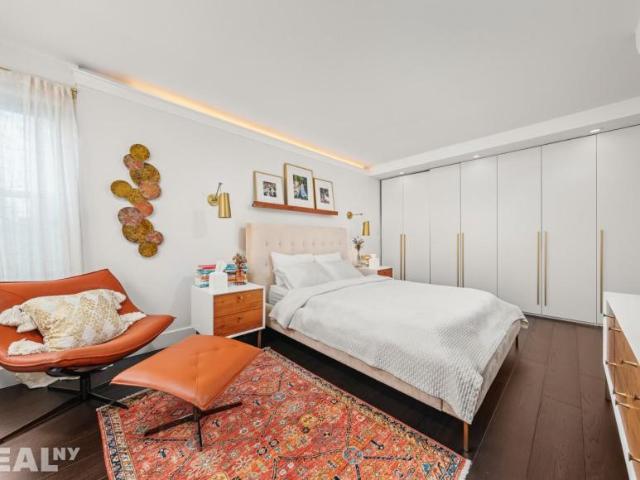 Apartment for sale in Arverne, New York