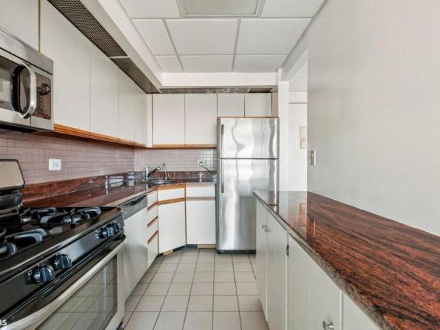 Apartment for sale in Queens, Arverne