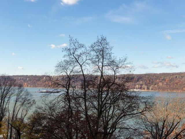 Apartment for sale in The Bronx, Arverne