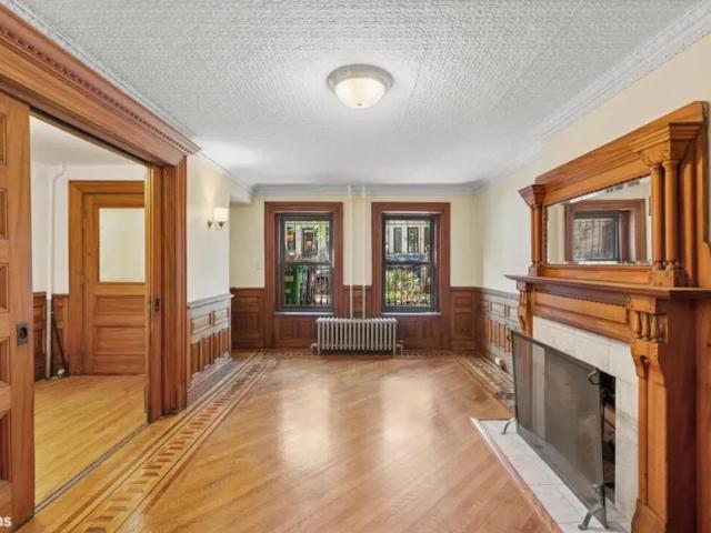 Apartment for sale in Arverne, New York