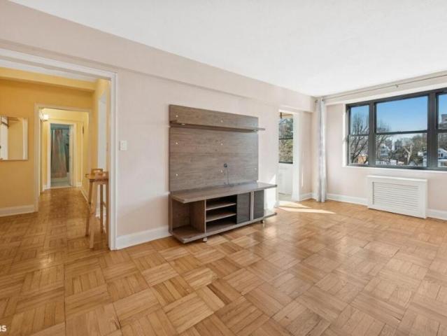 Apartment for sale in The Bronx, Arverne