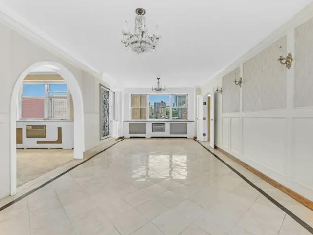 Apartment for sale in Arverne, New York