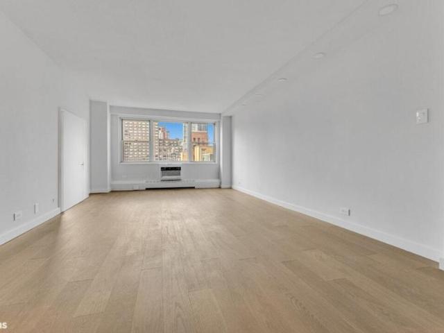 Apartment for sale in Arverne, New York