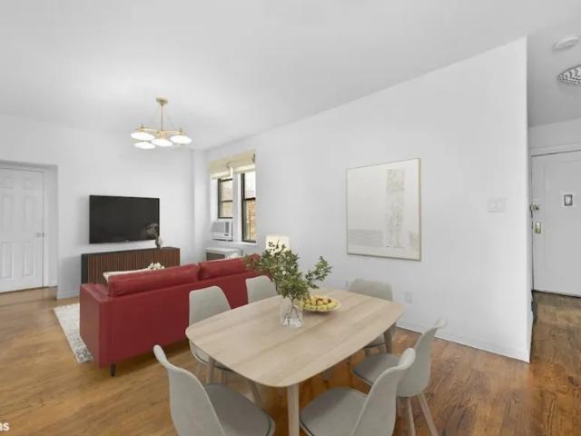 Apartment for sale in Arverne, New York