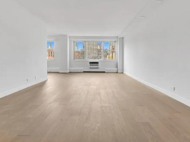 Apartment for sale in Arverne, New York
