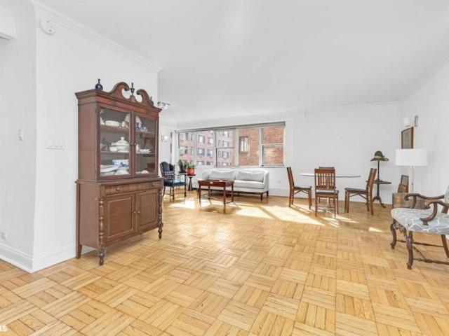 Apartment for sale in Arverne, New York