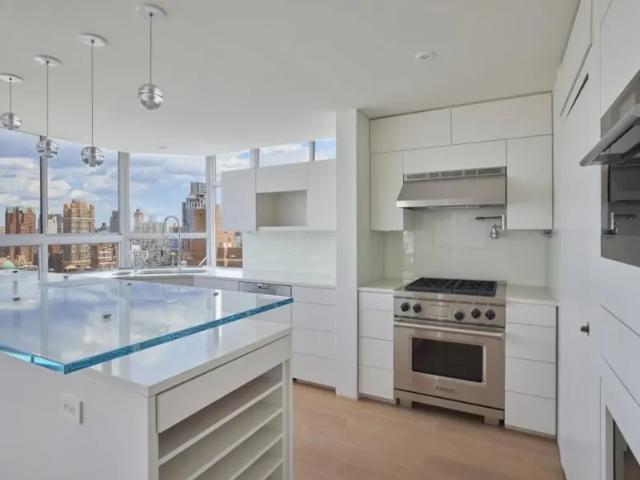 Apartment for sale in Arverne, New York