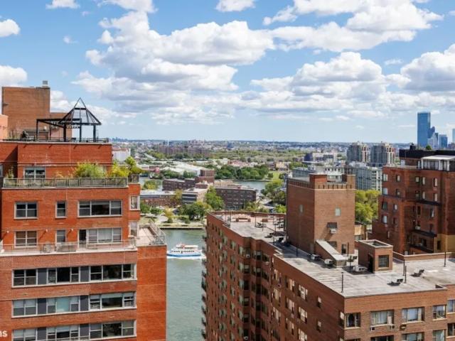 Apartment for sale in Arverne, New York
