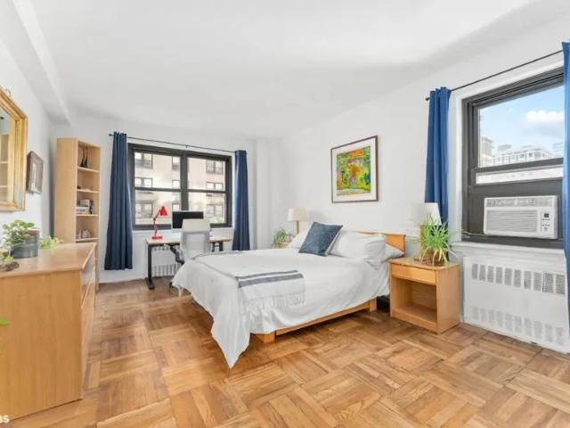 Apartment for sale in Arverne, New York