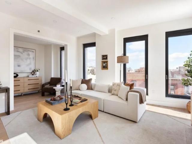 Apartment for sale in Arverne, New York