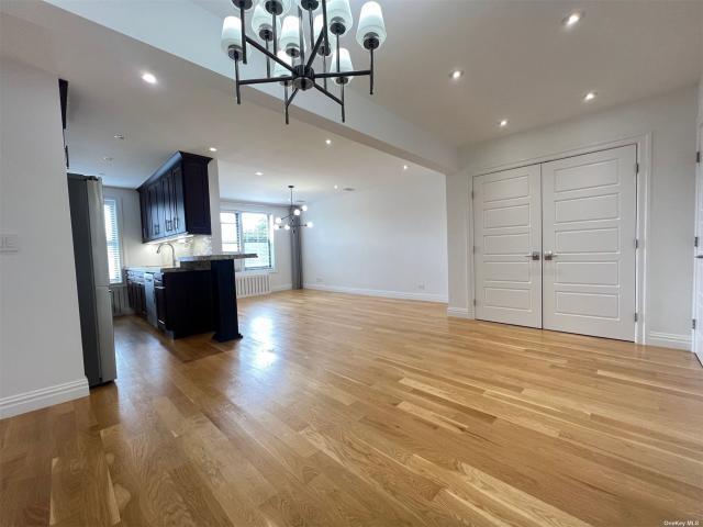 Apartment for sale in Brooklyn Manor, New York