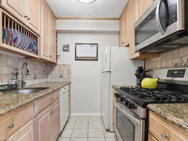 Apartment for sale in Queens, Arverne