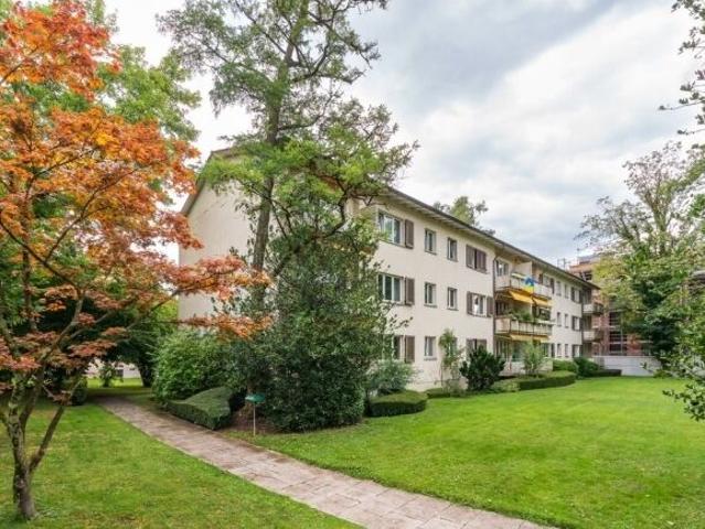 Apartment kaufen in Einigen, Zürich
