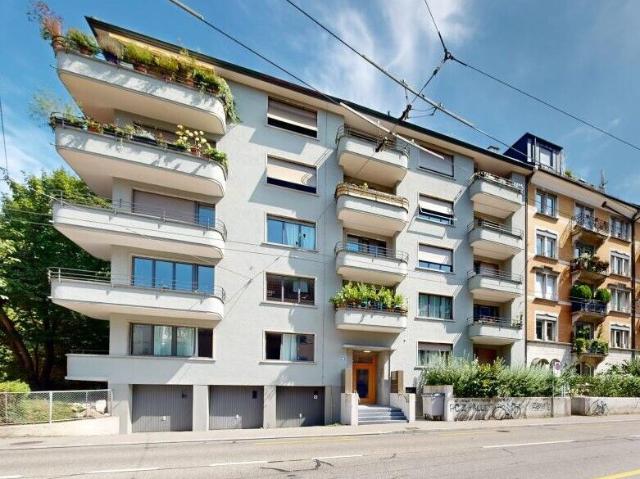 Apartment kaufen in Einigen, Zürich