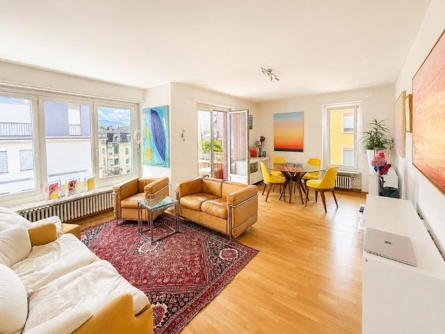 Apartment kaufen in Einigen, Zürich