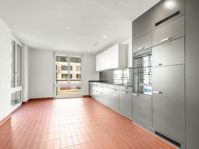 Apartment kaufen in Einigen, Zürich