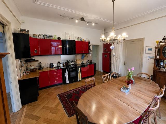 Apartment kaufen in Einigen, Zürich