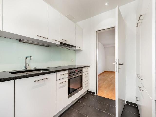 Apartment kaufen in Einigen, Zürich