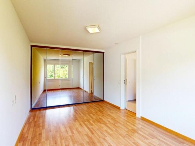Apartment kaufen in Einigen, Zürich