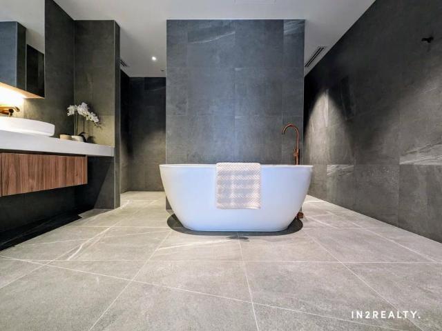 Apartment for sale in Victoria