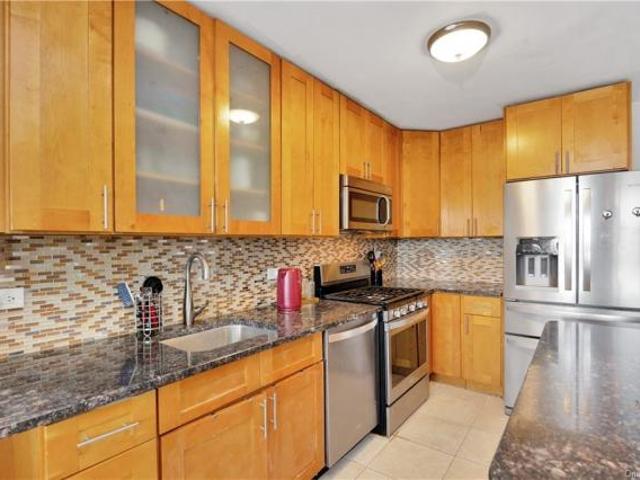 Apartment for sale in The Bronx, Arverne