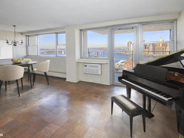 Apartment for sale in Arverne, New York