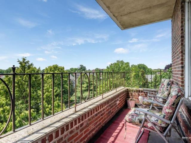 Apartment for sale in Arverne, New York