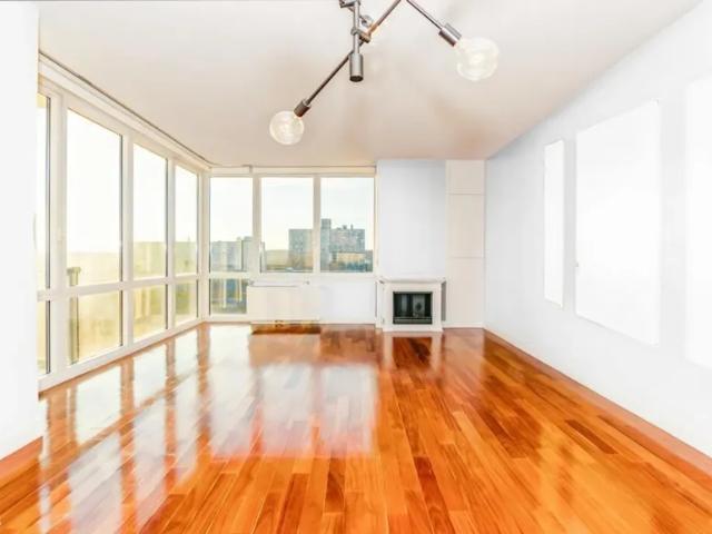 Apartment for sale in The Bronx, Arverne