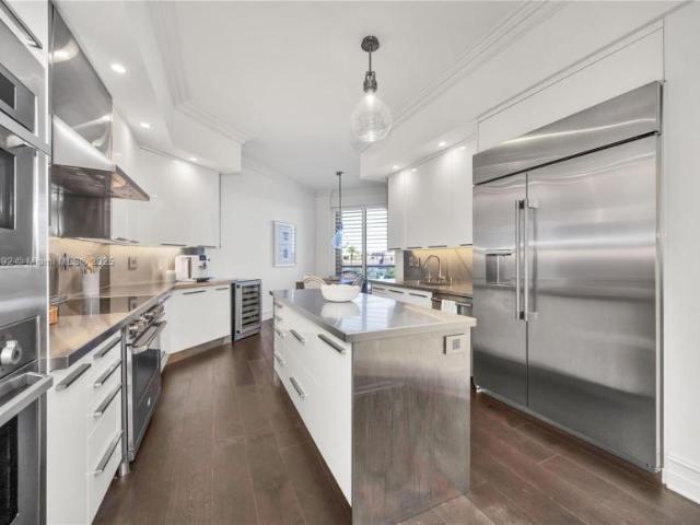 Apartment for sale in Coral Gables, Florida