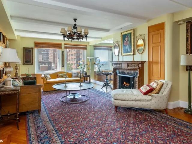 Apartment for sale in Arverne, New York