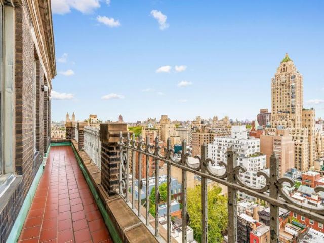 Apartment for sale in Arverne, New York