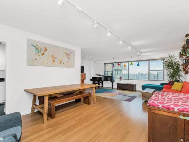 Apartment for sale in The Bronx, Arverne