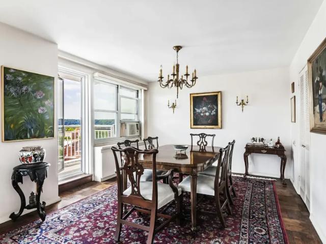 Apartment for sale in The Bronx, Arverne